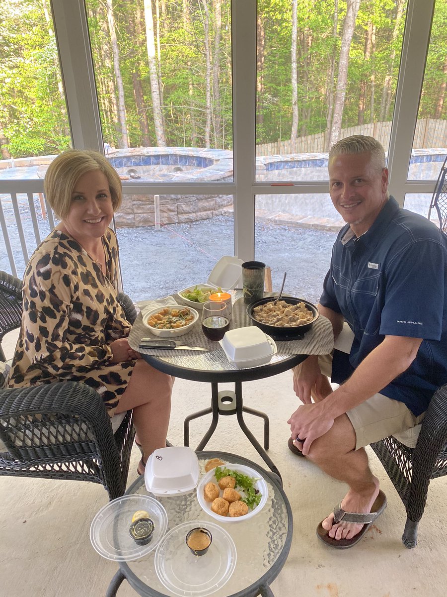 bmorrell87's tweet photo. Shelter/quarantine date night w @mamorrell recipe: 1.  Get dressed up in real clothes, 2. Drive to @chefhenrysHLG for some amazing food, 3. Bring home, light a candle, and enjoy on the back porch! #SmallBusiness https://t.co/FcqiIll2gW