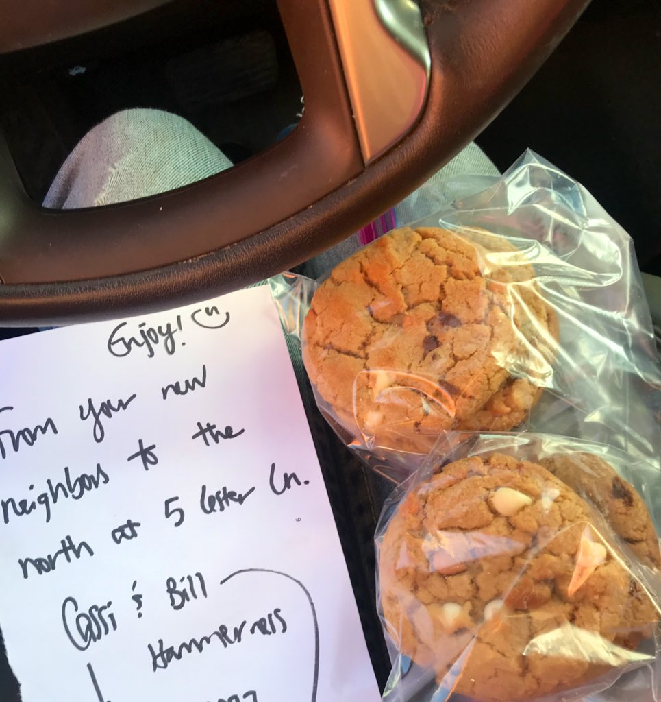 _cassi_jo_'s tweet image. We have an elderly widowed man as a neighbor that we hadn’t met yet. So..... how else to “meet” your neighbor during a #pandemic? 🍪 #QuaratineLife #thecookiesaresafe