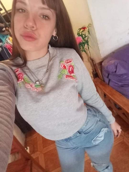 Camila Aldana Tarocco salió de su casa en Moreno el sábado 4/4 y no regresó. Tiene 26 años, su ex pareja está denunciado por violencia de género.  si tenés información avisa al ☎️