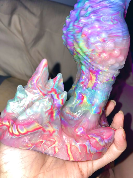 Margot Darko💧fetid Moppet ℇℜꅔ💧 - 3 pic. it’s so pretty i can’t stop staring!!! ❤️🧡💛💚💙💜💖 https://t.co/H6uxtdTWcU