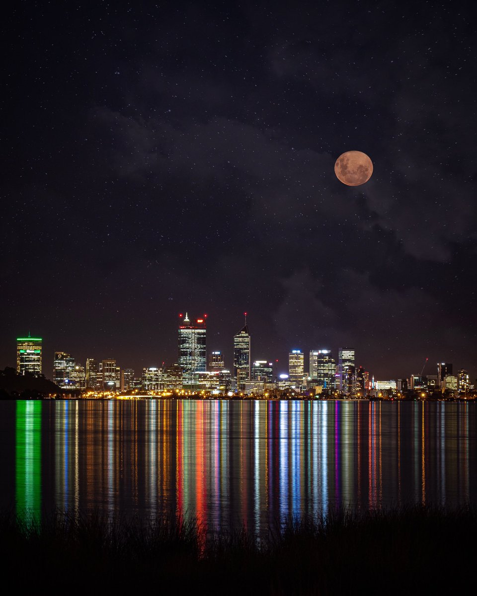 scottyhamilton's tweet photo. Last night’s #PinkSuperMoon over the @CityofPerth...
.
.
#Perth #Perthfect #PerthIsOk #PerthLife #PerthFolk #PerthPhotographer #Astrophotography #PerthSkyline #Composition #Australia #AustraliaFolk #JustAnotherDayInWA #DoItInWA #PinkMoon #SuperMoon #Moon https://t.co/xv5xi6hIdn
