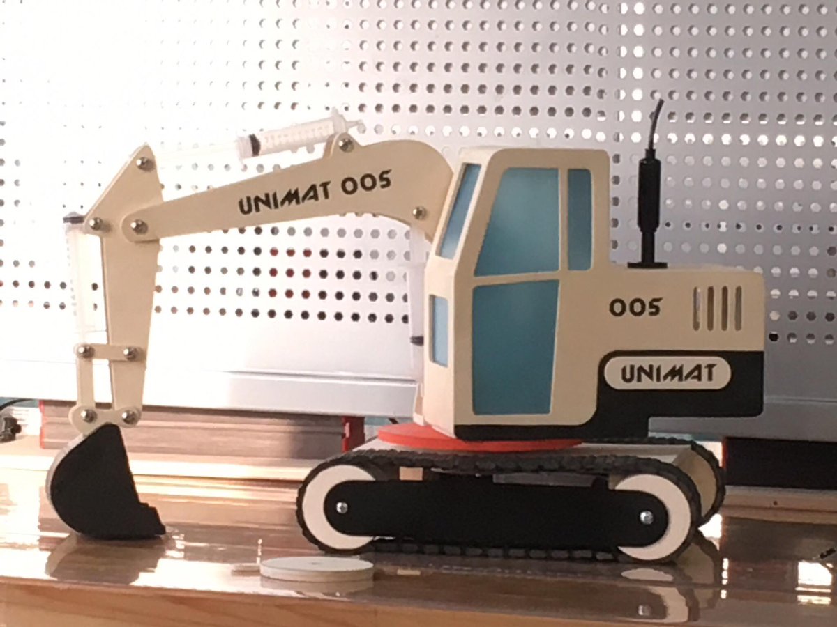 Иймэрхүү аграар 10 настайдаа гинжит Эксковатор хийгээд үзчихсэн байхад Оюутан болоод хөгжүүлэхэд том суурь мэдлэг болно. 
Юнимат клубт бүтээв
Unimateducation.mn