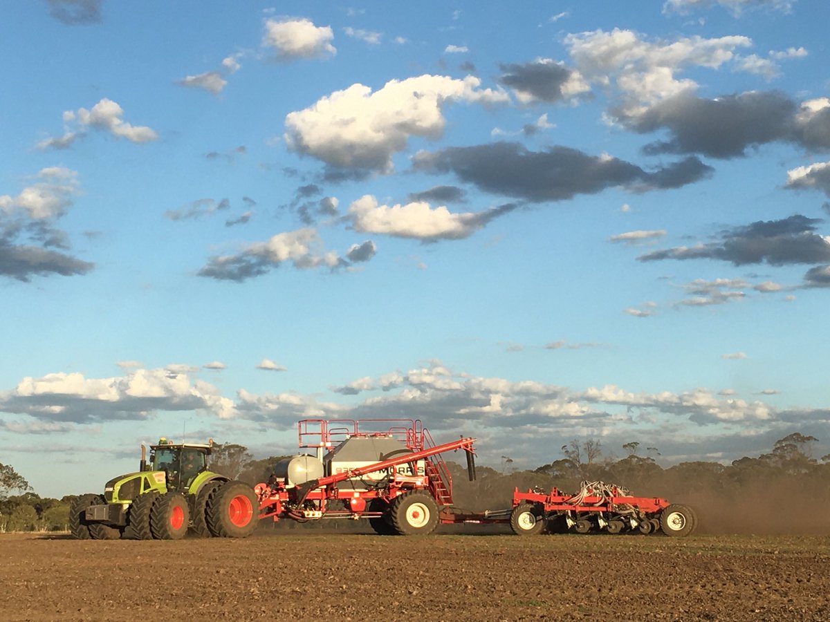 9365 ICT with 3000L liquid and ⁦Morris 40’ Quantum starting up at Frankland River. ⁦@McIntoshDistrib⁩ ⁦<a href="/Morris_Seeding/">Morris Equipment</a>⁩ ⁦<a href="/LQSystems/">Liquid Systems (SA)</a>⁩ ⁦<a href="/mcintoshandson/">McIntosh & Son</a>⁩
