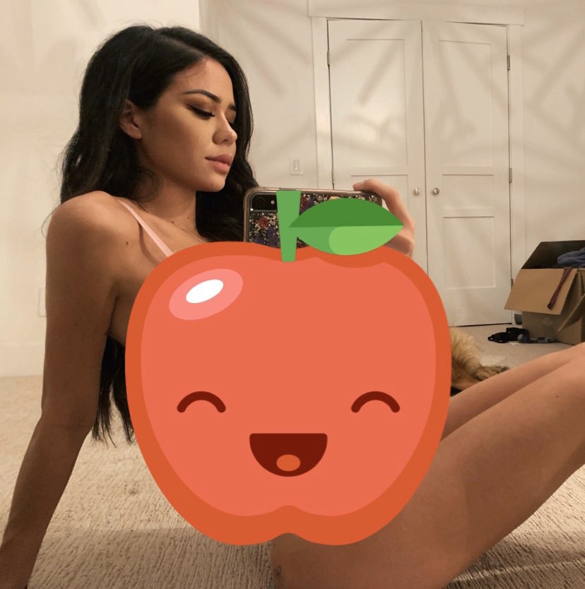 PeyzkiFans's tweet photo. It's happening! Onlyfans drops Friday 🙈 https://t.co/jzzoGUR0Mt