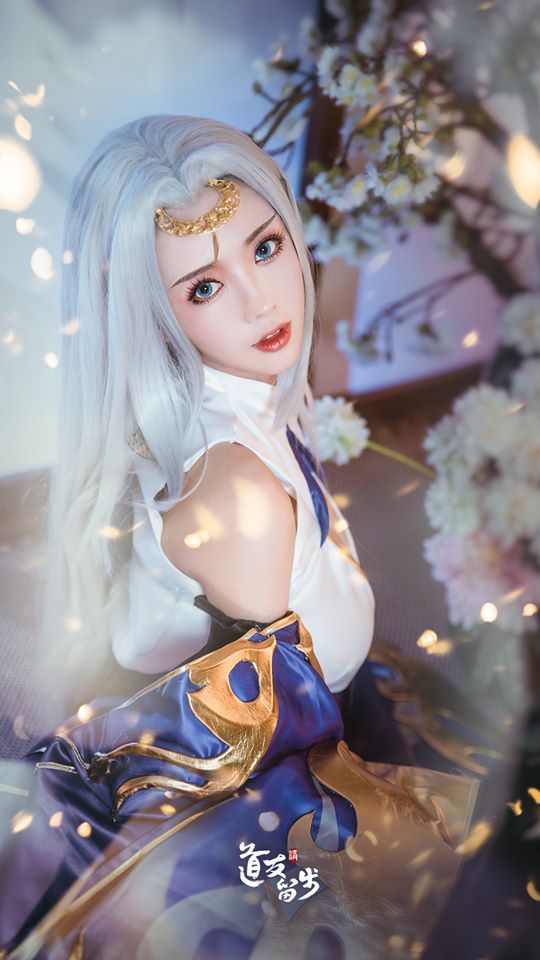 dyqlb's tweet photo. #coser #道友請留步 #創世女媧
🤩絕美的創世女媧coser圖來啦！嫵媚高冷的女媧小姐姐，還原度超高~保存圖片還可以用作手機壁紙哦，大家都把女媧大大收入麾下了嗎？✨ https://t.co/DQnuHsoZoc