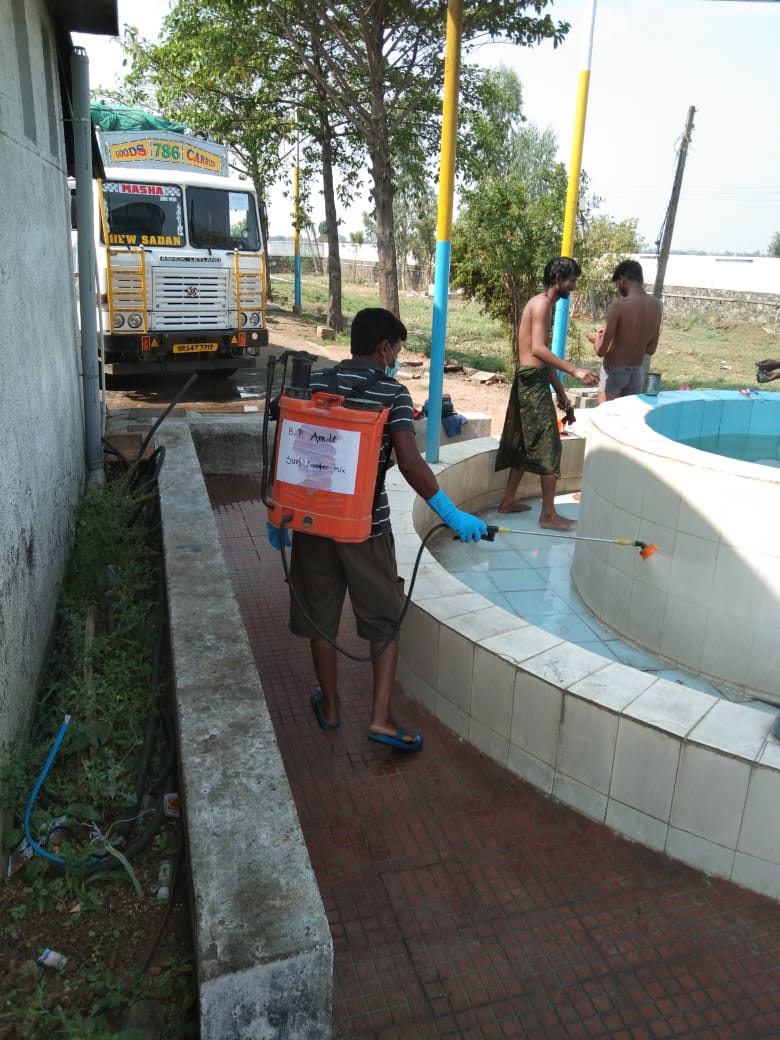 BPCNagpur's tweet photo. #Bharatpetroleum always encourages #SafetyFirstSafetyMust at Workplace.We strive to support our customers, those who are vulnerable, and the DSMs who are on the front lines of this pandemic Covid-19. To continue this push, we are Disinfecting our ROs.
@BPCLimited https://t.co/Jgd9FP5RJ3