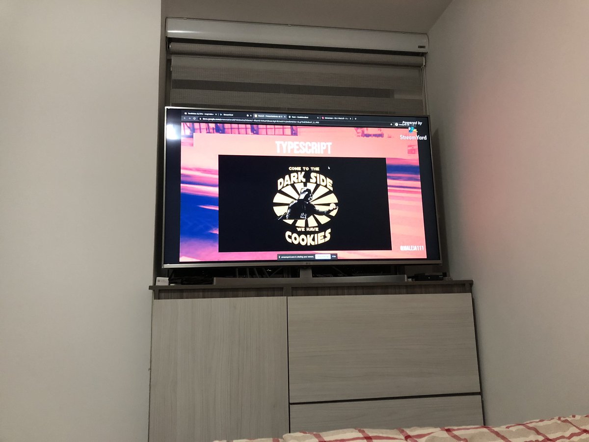 diarcastro's tweet image. Learning with the #jsweek on my bed!