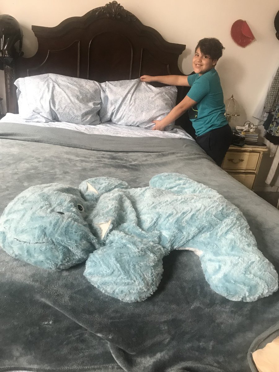 CoachCalabro's tweet photo. #CHAchallenge for burpees, push ups and clean room was a SUCCESS! It was nice to see our amazing Cross Hill students crushing it. STAY TUNED FOR THE VIDEO TOMORROW. @czam2974 @gjoyner13 @CrossHillAYPS https://t.co/fBlT97rkJ4