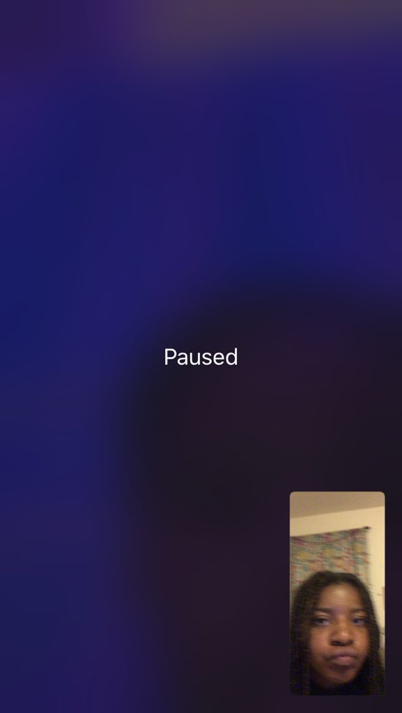 Don’t you love when your friend asked to FaceTimes you and their just on paused the whole time. 😑Like you asked for FACETIME for PAUSEDTIME BRUHHHH