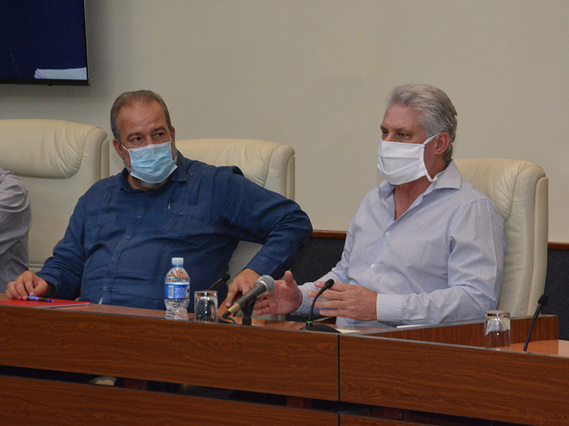 MioPinares's tweet photo. #Cuba, en la Mesa Redonda de este jueves se anunciarán otras medidas vinculadas con las actividades del comercio y el transporte, dirigidas a reforzar el aislamiento social y fortalecer enfrentamiento #COVID19 @AguiarPonce @aliciarca @DamSanchezL @GobCamaguey @escuredo_mercy https://t.co/ofov9fyBoe