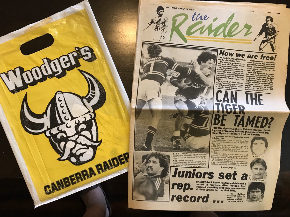 JNBuffier's tweet photo. Not only did the @RaidersCanberra send me a couple of magazines and posters, but they arrived in a show bag.
Here you go @daveray99
#BuffsStuff https://t.co/3OIxQVRXKH
