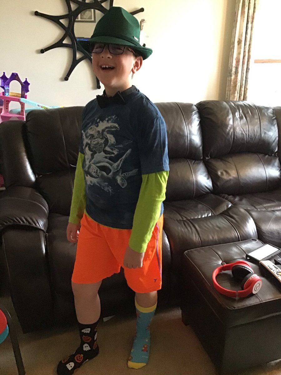 KellyNimmer's tweet photo. Mismatch Day! #LowellSpirit #TeamLowell https://t.co/qTfWMfYomV