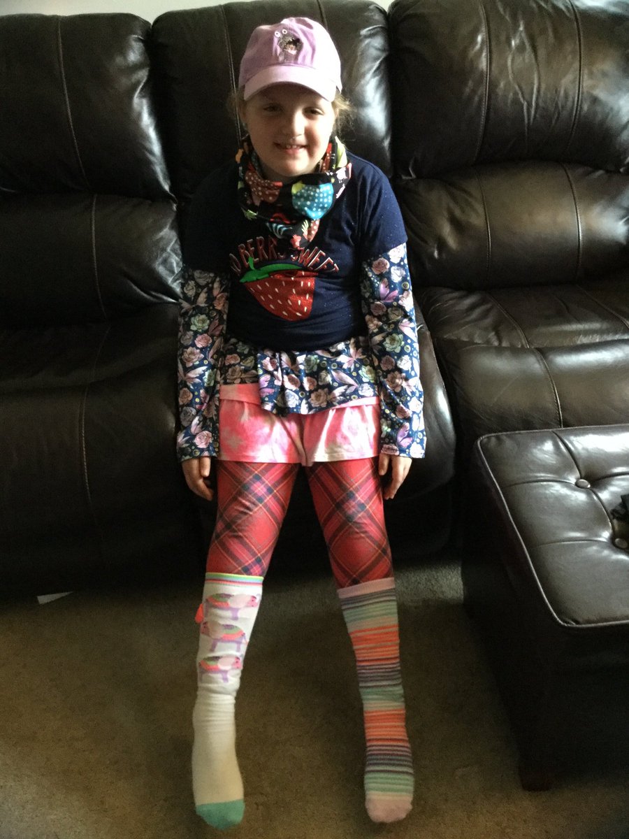 KellyNimmer's tweet photo. Mismatch Day! #LowellSpirit #TeamLowell https://t.co/qTfWMfYomV