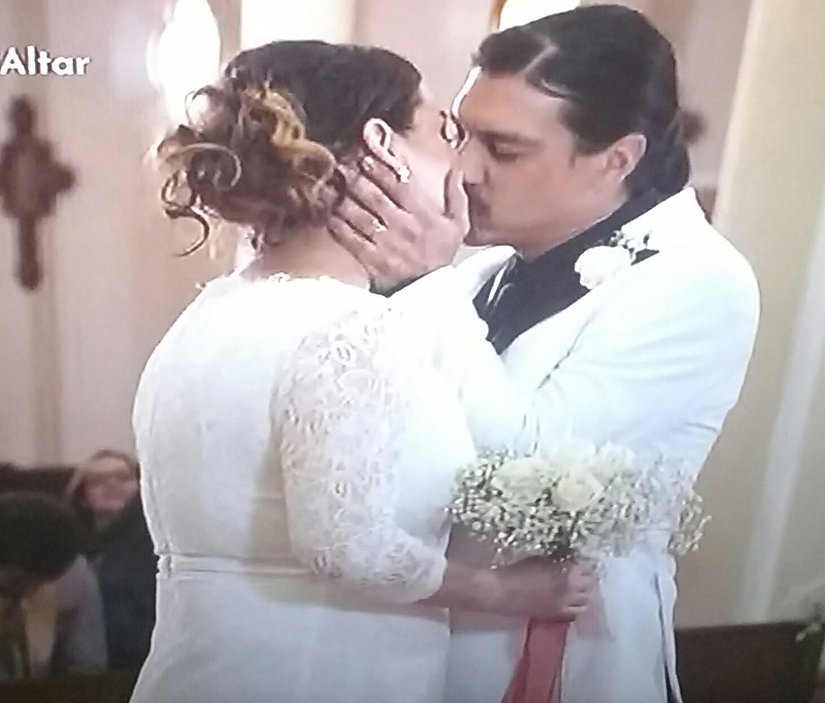 Los nervios ya pasaron estoy muy feliz te amo <a href="/MarucaGemelas/">Maruca Espinoza 💅👸🏻</a> 💑💞💒 #PalomoYMarucaEnElAltar