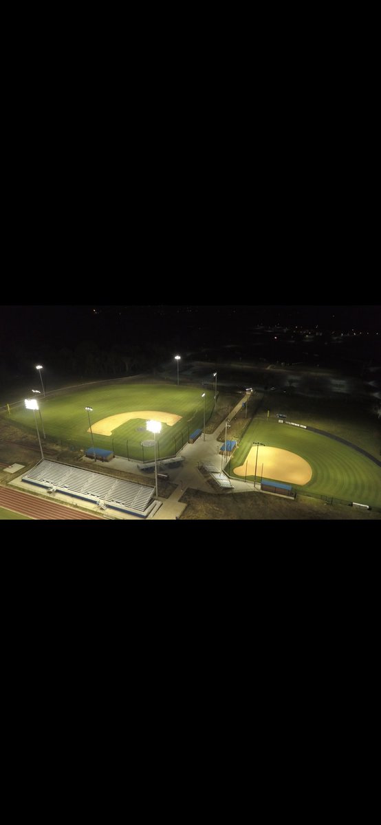 RockvaleHS_Ath's tweet photo. The lights were on at Rockvale High School for the Class of 2020! #BeTheLightTN #BeTheLight #RocketsUp @RockvaleHigh_TN https://t.co/Rn269v3RA9