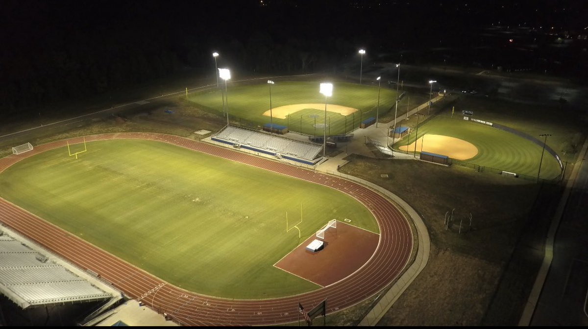 RockvaleHS_Ath's tweet photo. The lights were on at Rockvale High School for the Class of 2020! #BeTheLightTN #BeTheLight #RocketsUp @RockvaleHigh_TN https://t.co/Rn269v3RA9