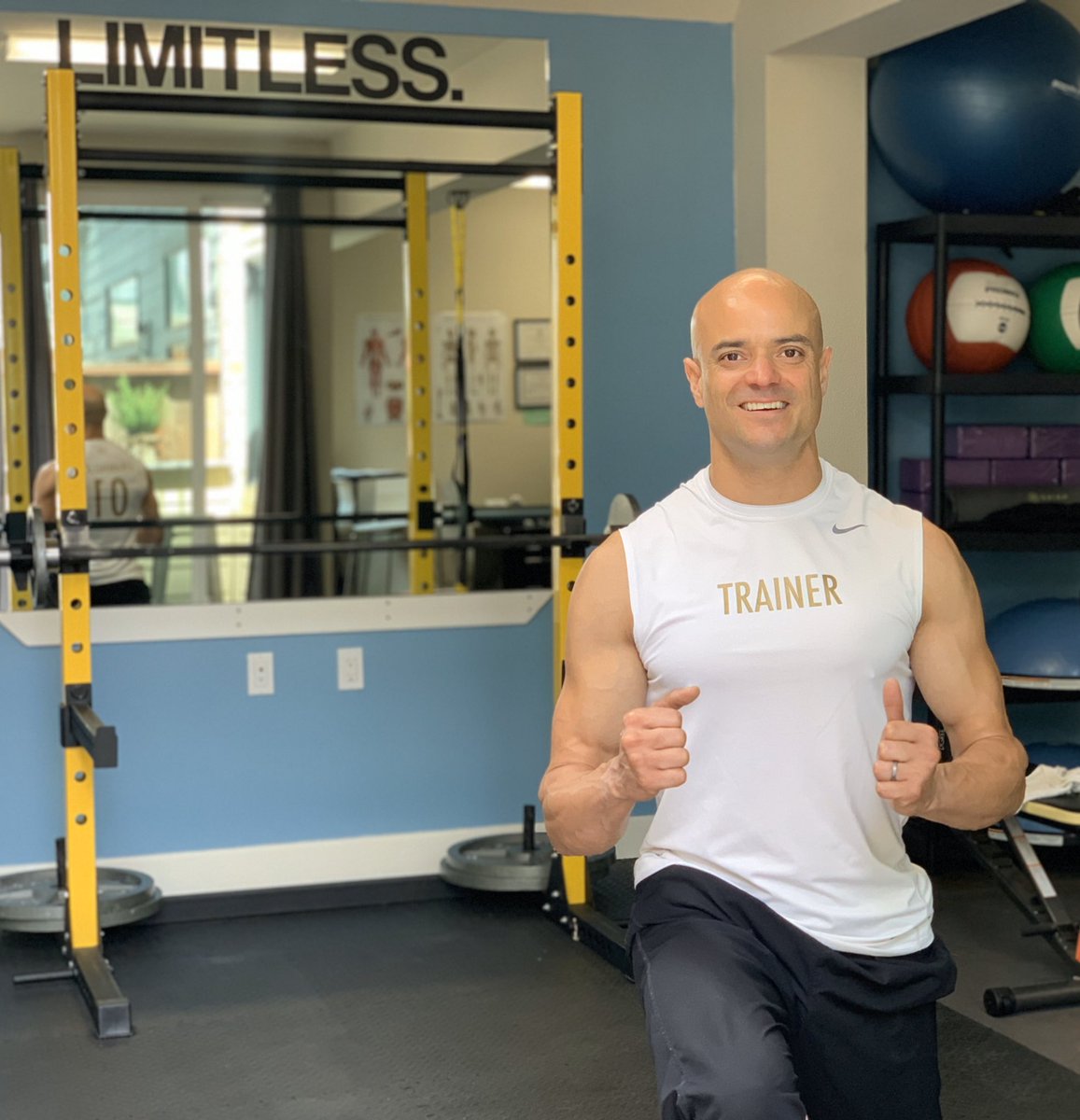 usroutefitness's tweet photo. Training clients remotely is quite different then training in a #gym but there are no limits to what someone can learn at home. #fitness #personaltrainer #kinesiologist #fitnessmotivation #COVID19 #StayHome #ShelterInPlace #strength #limitless https://t.co/N6XZm05QJI