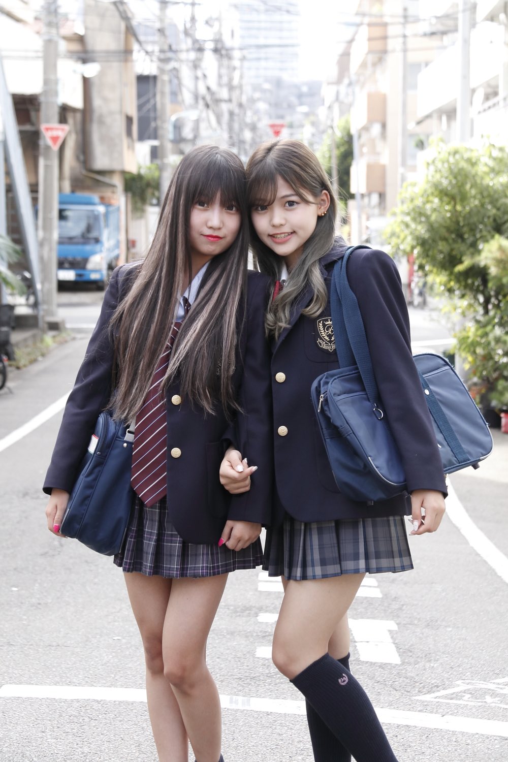 東京ストリートガールズ　制服 【 BLEA insta LIVE 📲 】 明日、4月10日19:00〜START🧚🏼‍♀️  インスタライブでの学校説明会💋 BLEAの説明会に来た事ない方や BLEAの気になるあんな事🤔💭 この機会にぜひ🎶 BLEAのインスタライブ  を見て おうち時間を過ごしてね ...
