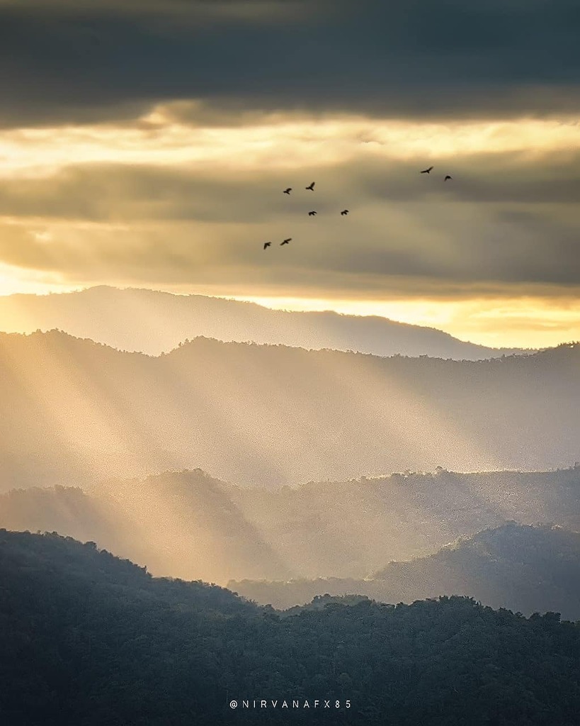 nirvanafx85's tweet photo. Early morning view in Telipok hills.

#kkcity @kkcity @sabahtourism #sabahpotd https://t.co/Mj1L8WV6x9 https://t.co/7u4P8qs7Z2