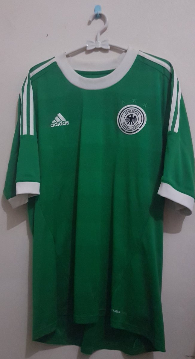 jerseysneil's tweet photo. #PJB3 Timnas Jerman Away 2012.
Minus:
- Size tag hampir lenyap.
- Noda hitam di beberapa tempat.
- Kerah kusam. https://t.co/BBi7LC1HXU