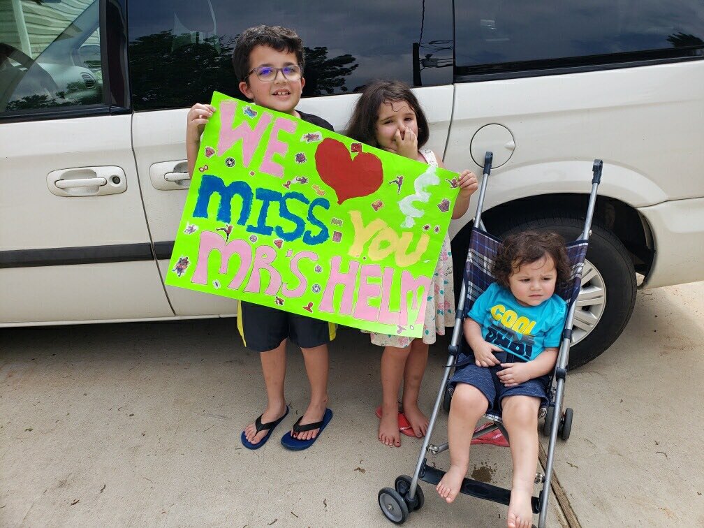 kinderatthehelm's tweet photo. SCE Teacher Parade part 2!@kinderatthehelm @Stewart_Creek @MISDNews #scetrailblazers https://t.co/tSJnYXA6zV