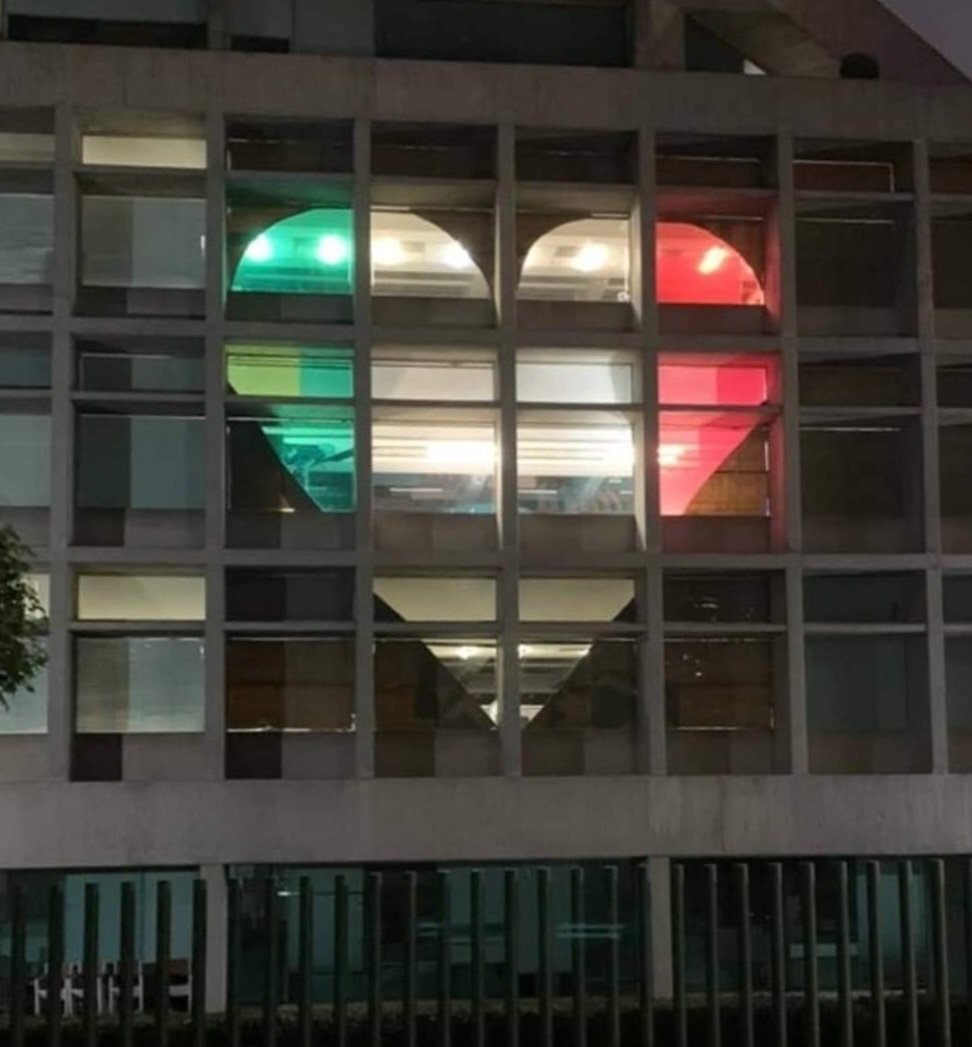 KMRenoud's tweet image. My heart beats proudly tonight as I see this beautiful display of solidarity and hope in our Mexico HQ Building #IBM #IBM_mx #ProudIBM