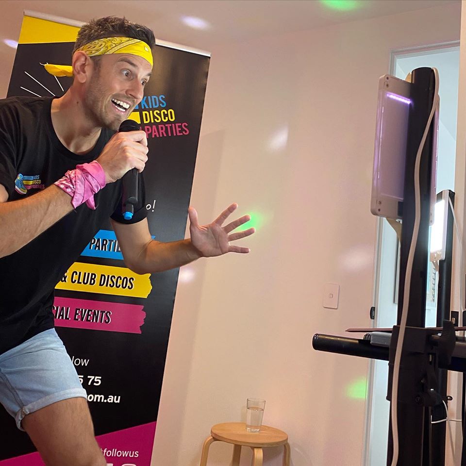 lrc_aus's tweet photo. Join DJ Ray Ray of Kids Disco Parties for some funky live music from your living room, twice a week on Friday and Sunday, from 4pm to 4.30pm. Register online now! 👯🕺🎤🎵

👉https://t.co/RfbfslyKXj

#Dance #DigitalDisco #DigitalParty #FamilyFunTime #LetsParty #OnlineDanceParty https://t.co/5Zr9ObKmuq