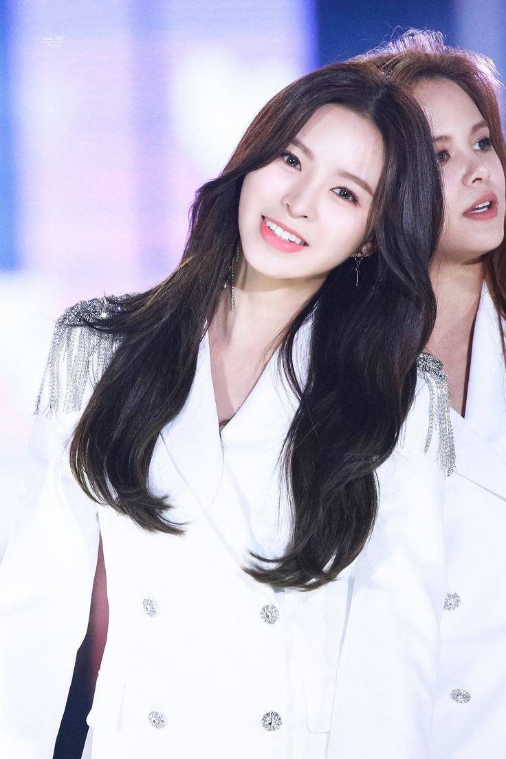 Seonghwa as Elkie- visual line- BEAUTIFUL- gay confirm- a piece of art