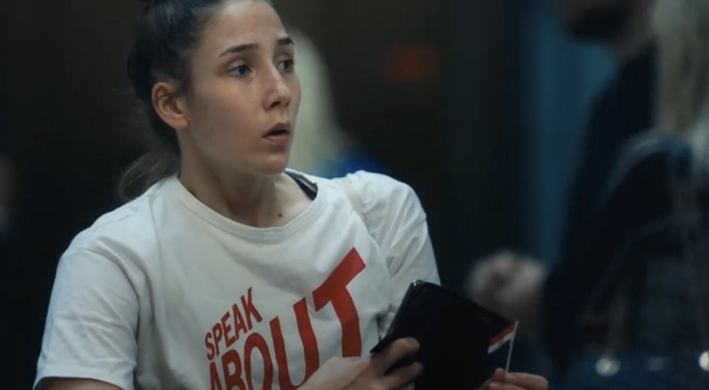 JalonneeM's tweet photo. @Prel2103W20 Wow! The commercial called The Arrivals by Scandinavian Airlines is so emotional and beautiful. This definitely uses the Pathos appeal. See it for yourself here: https://t.co/iK2XMregeF #emotional #commercial #beautiful https://t.co/01Q0KlPkeK