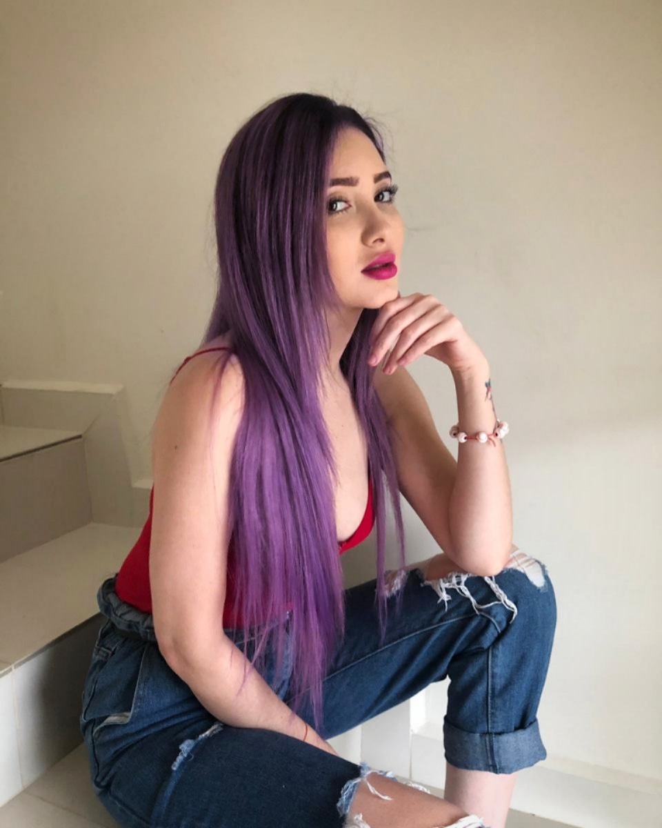 MarylouMonzon's tweet photo. New look 💜🦋 https://t.co/dhVta4mXXf