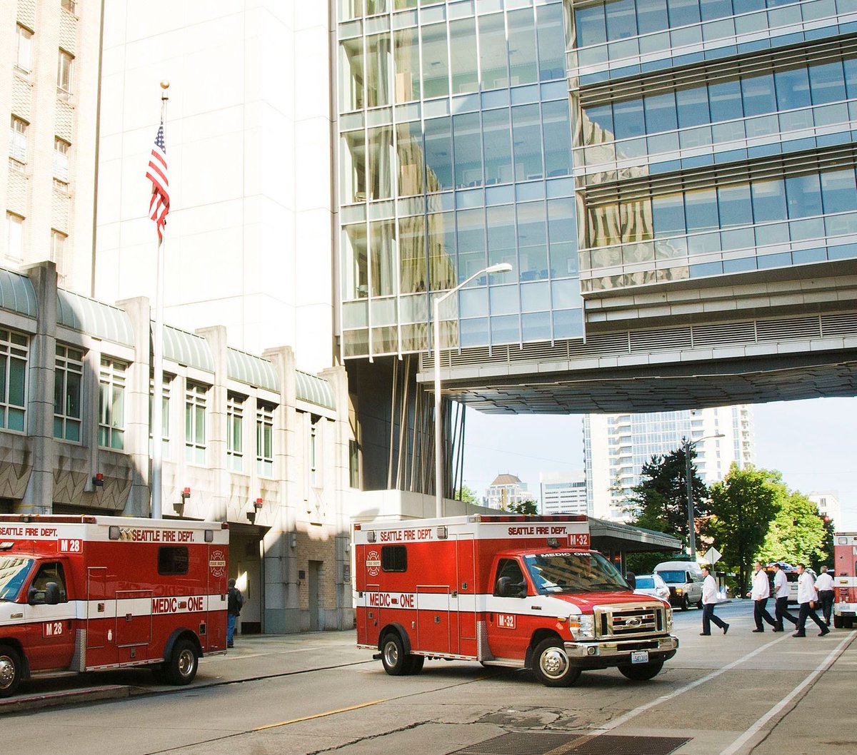 Quick Take: UWashEMS COVID-19 Paramedic Training Tuesday

EMS medical director, EMS fellows share findings from Seattle EMS data on patient-provider transmission rate, COVID-19 presentation and comorbidities
buff.ly/3c2on9B