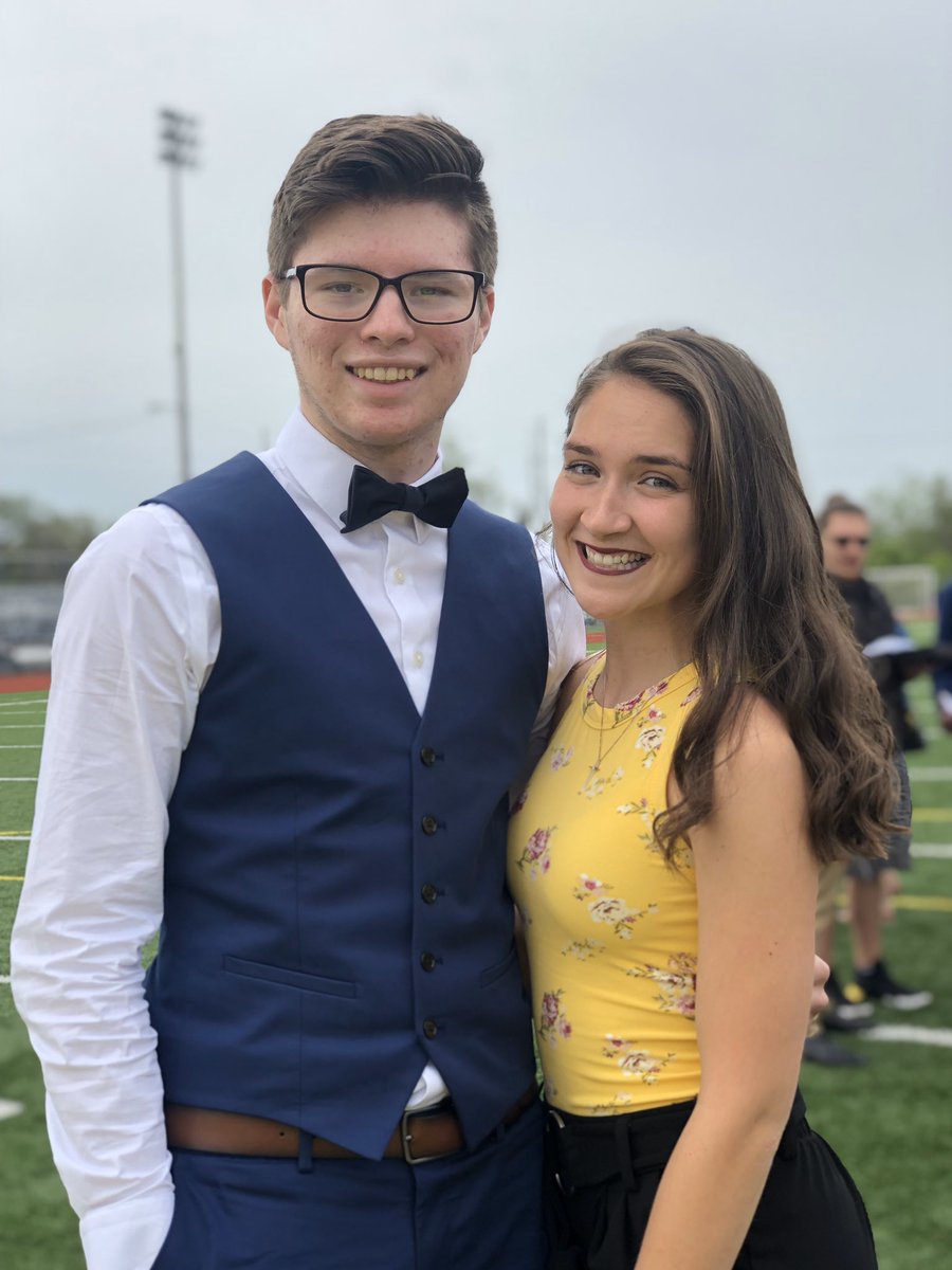 J_Castillo_29's tweet photo. Happy birthday @_juliadudas_ !!! Hope you have a great day!💜🎉 https://t.co/QTVyLBUnMh