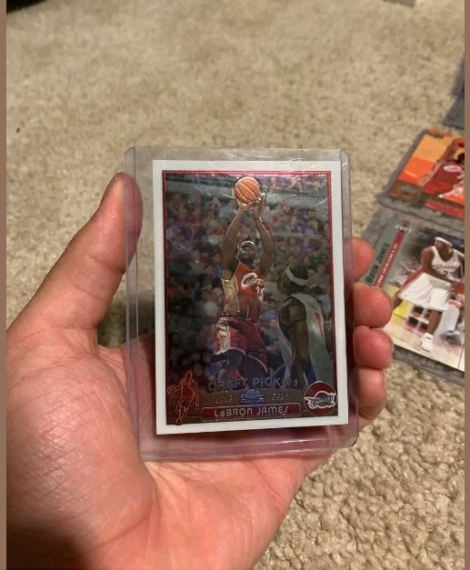 I stumbled upon this auction. For a raw Lebron 03-04 Topps Chrome. Looked like this. Centering isn& #39;t awful, but sure looks like that toploader has been through the purge and back again.But...can never judge a book by its cover, right?