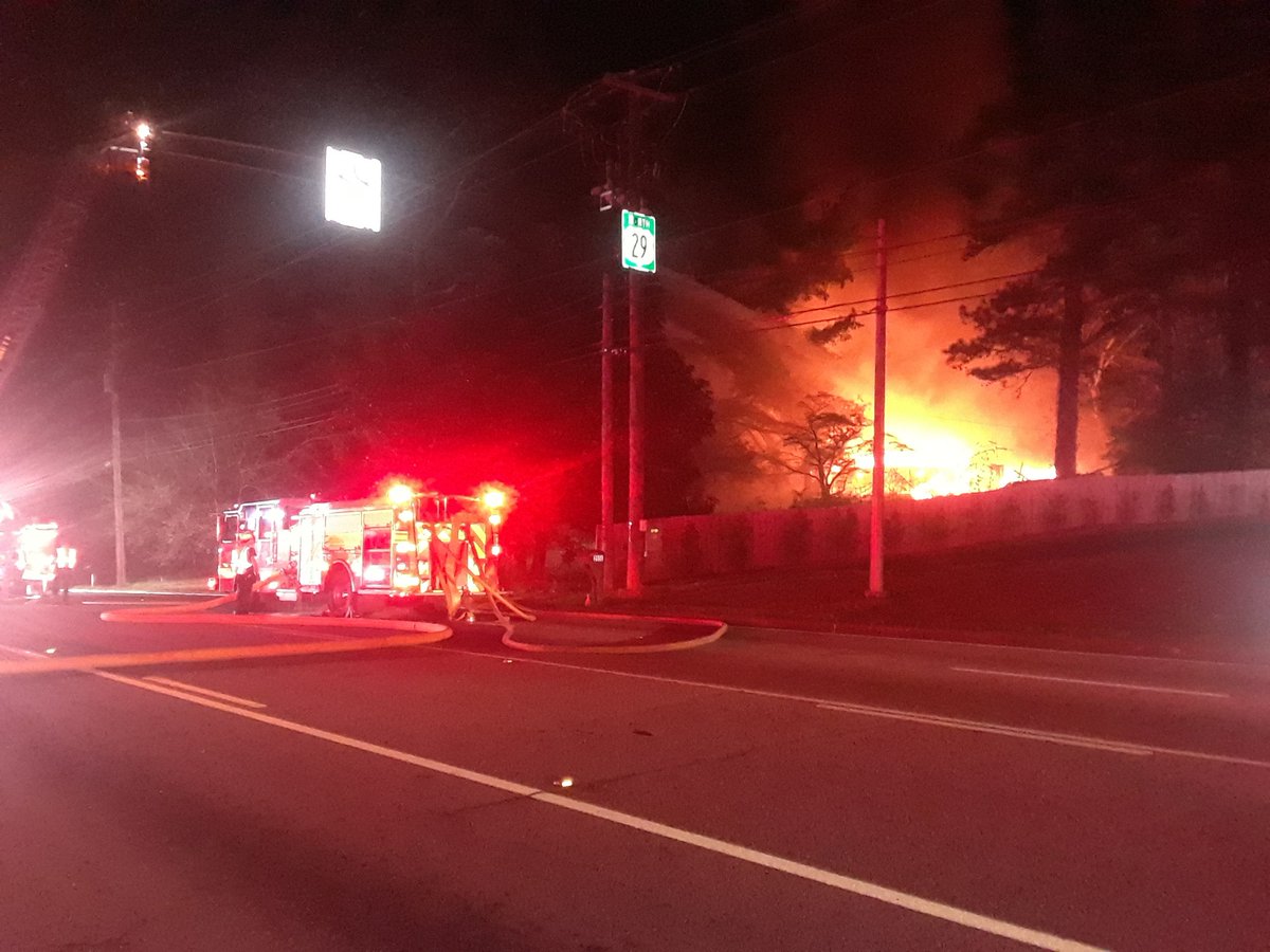 Fox 5 Atlanta Breaking Units From Gwinnettfire Have Extinguished A Fire In The 2900 Block Of Lawrenceville Highway Nw In Unincorporated Lawrenceville They Say When They Arrived They Found That
