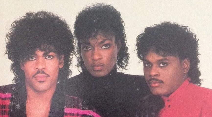 The “Jheri Curl” was created by Jheri Redding which created the appearance of looser curls on natural hair. Michael may have popularized the style but every black person during the time whether they were were in the main stream media or not rocked the style in various lengths