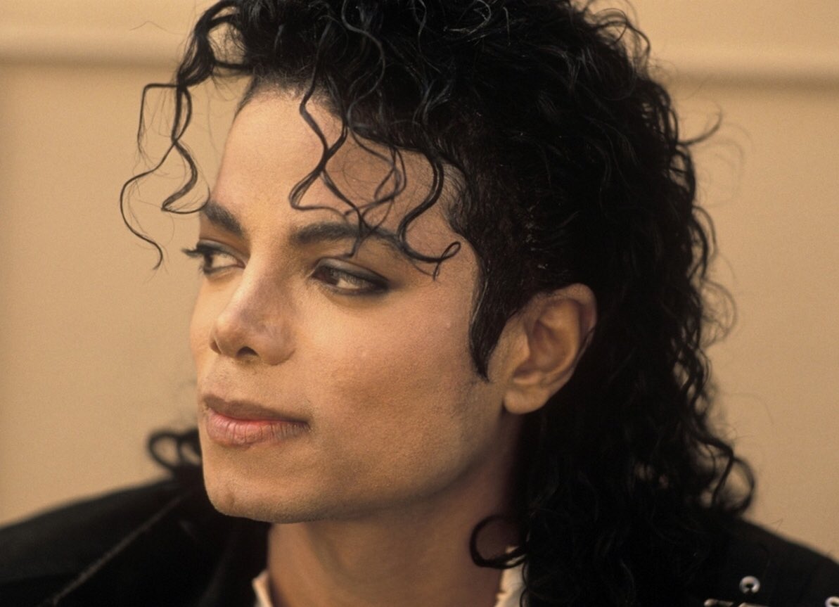 The slander that Michael recieved about his hair from bad to then on was unnecessary because he was just following the current hair trends. His hair during bad era was just a longer Jheri Curl mullet plus black women in the 90s was also straightening their hair and wearing wigs
