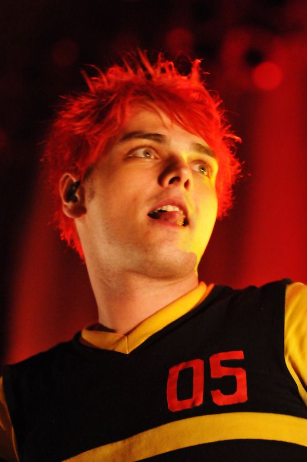 Happy birthday to the man myth legend frontman GERARD WAY! 