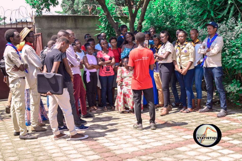 club_ult's tweet image. Les Mots de #circonstance présentés respectivement par le Président du @club_ult ,Président du Forum des jeunes #SCOUT et Mme Christine #NTAHE.@RolandRugero @MDacia @ybspburundi @yves_nsavye @Rak_Yves @ActivistaBdi @akezanet @IsteebuB