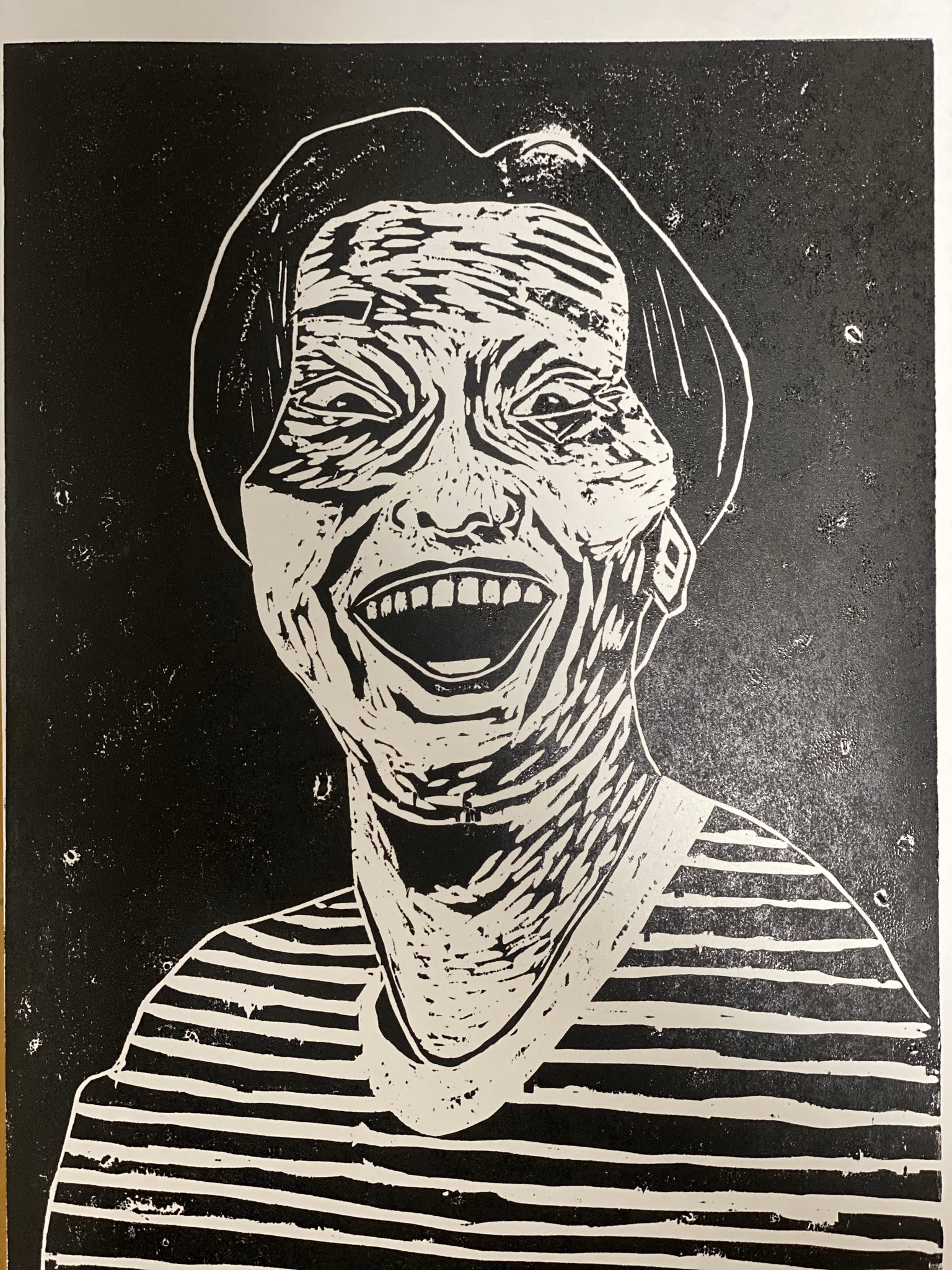 ニューヨーク 屋敷 相席スタートの山添さんを版画にしました 版画好きと繋がりたい 顔の影を意識して彫ってみた 最近は上手い人の版画を画像検索してずっと見ている テレビで潜在写真が出てきた時脳内で勝手に版画にしている もう今は版画のことしか