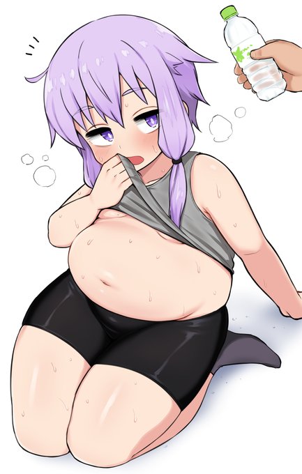 運動して疲れたゆかりさんに水をあげるマスター 