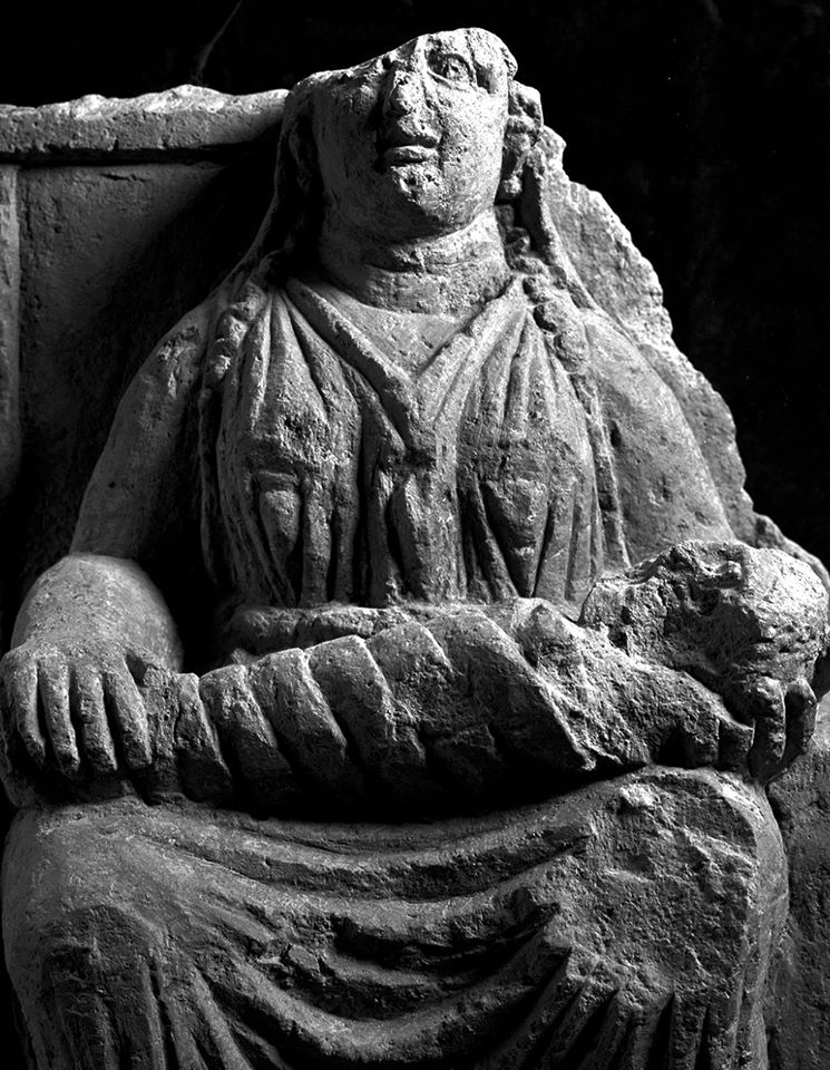 campanomuseo's tweet photo. Cominciamo il nostro viaggio tra le bellezze del #museocampano presentandovi uno dei tesori più preziosi conservati in esso.

Chi non conosce le #MatresMatutae!
Un reperto dal valore inestimabile ritrovato nel 1845 dall’architetto Carlo Patturelli.

Foto @luigispinaphoto https://t.co/S4K946gOOS