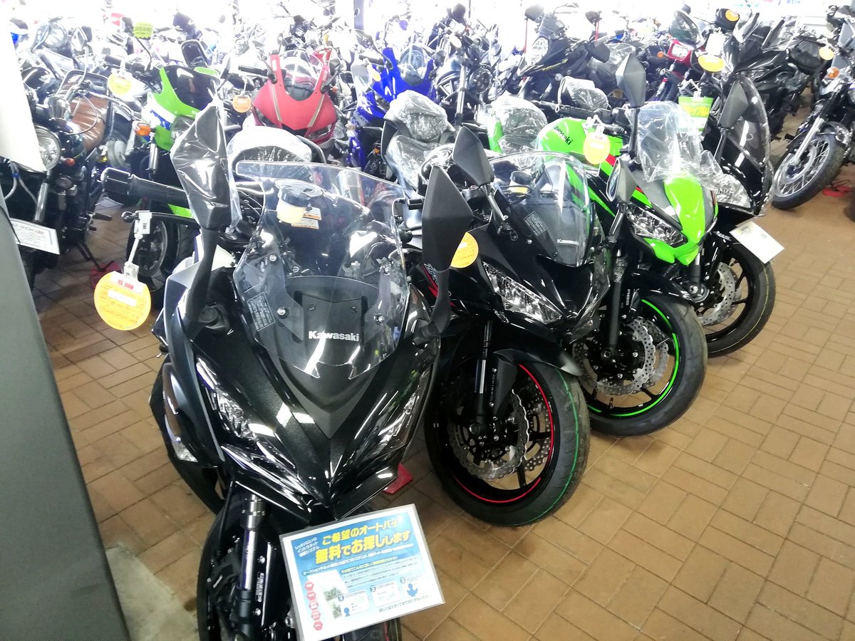 北海道バイク通信 北海道のバイク屋さんとかツーリング情報紹介します レッドバロン旭川の新車達 新型cbr250rr 新型mt25 ニンジャ1000 ニンジャ400などなど