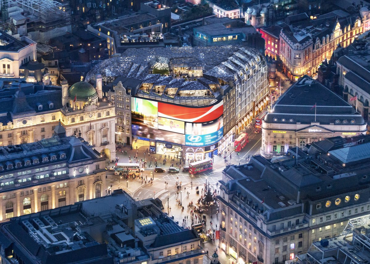 O bien a la Picadilly (AKA picaresca): apaño en la fachada y nada que rompa la estética visual, el nuevo edificio queda totalmente camuflado.