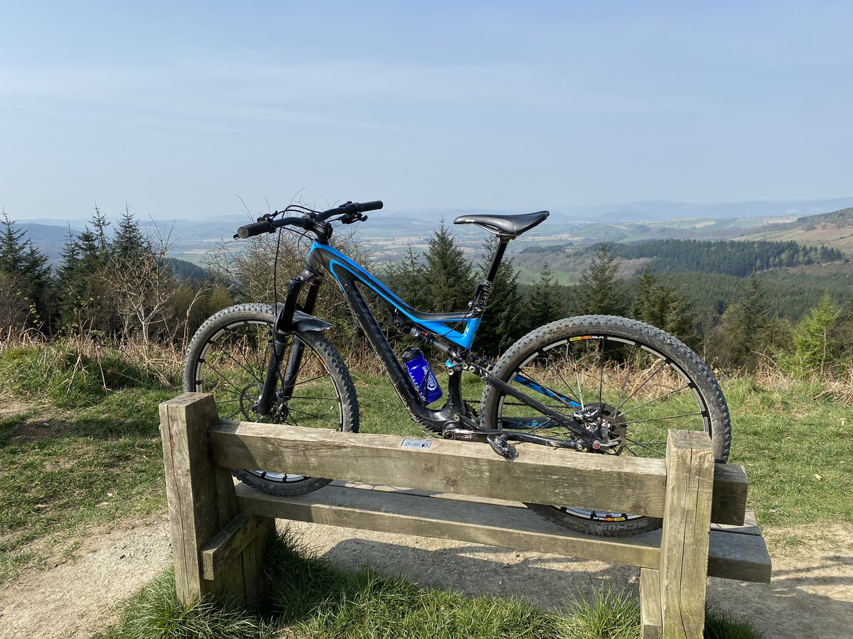 swearybiker's tweet photo. Doesn’t seem so bad from up here #forkoffmtb #ukmtbchat #stumpjumper #ludlow #Shropshire #GoPro #mtb #mountainbike #mtblife #strava #stravamtb #localtrails https://t.co/9NYtoPomoi