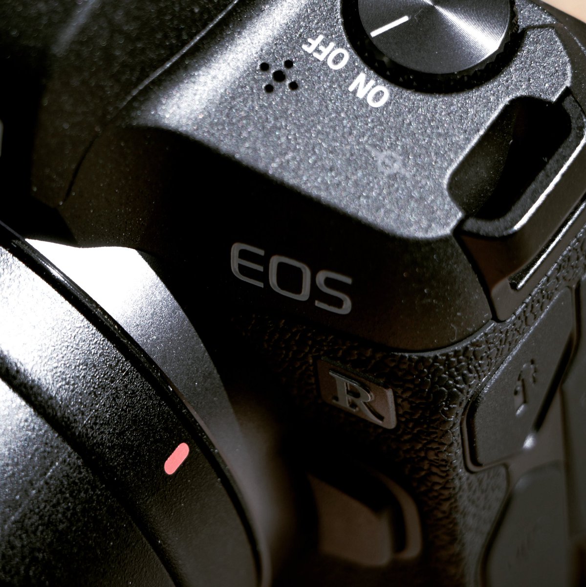 I'm baaaaaack! Check this beast out! #canoneosr
•
•
•
#photography #soundpix #madness #capetown #love #instagood #photooftheday #beautiful #happy #followme #picoftheday #summer #art #professional #editorial #technology #equipment #camera #canoneosr #canonphotography #canoneos