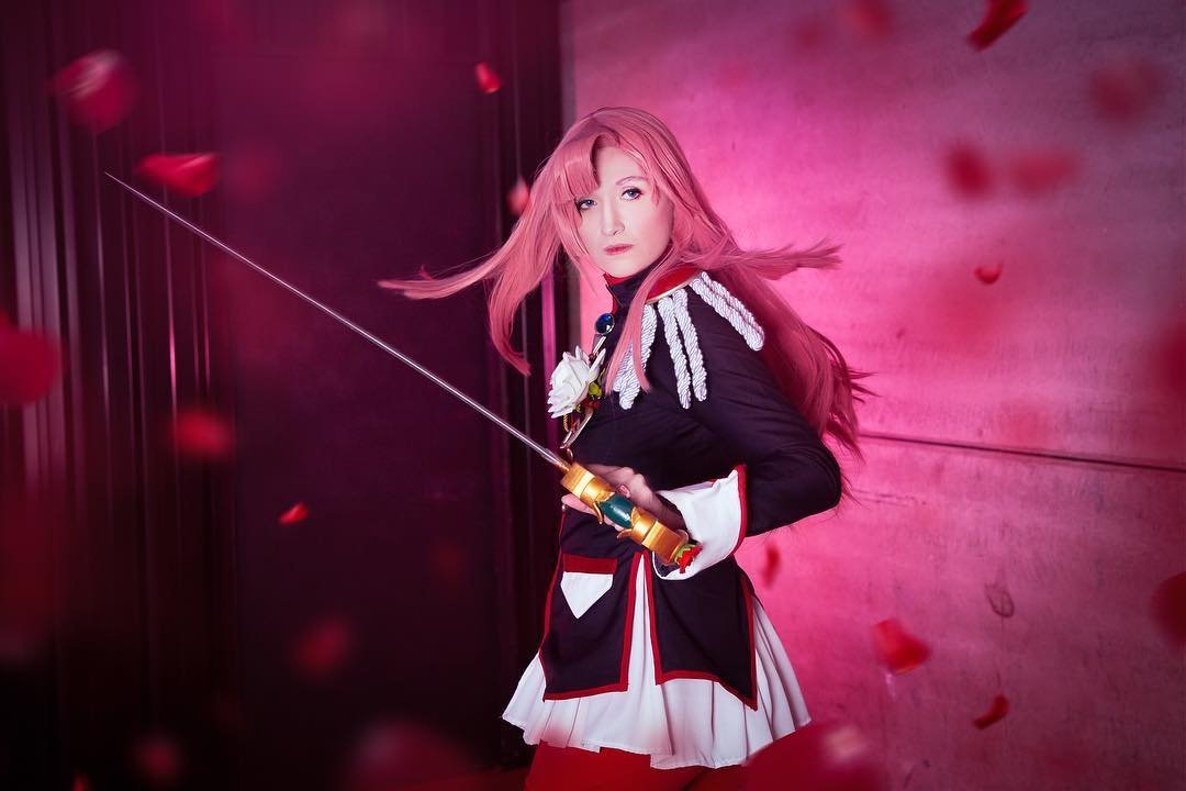 Jyudaime's tweet photo. Você de Cosplay + 3 outros cosplayers que você admira muito! A proposta é espalhar amorzinho, fazer o senpai te notar e mostrar nossos trabalhos como #cosplayerBR <3
Eu de Yuri Lowell
@OtaviaCe de WW
@Nayanami como Sailor Mars
@oops_ como Utena
Porém admiro todos os cos-migos https://t.co/bd0rPz8U34