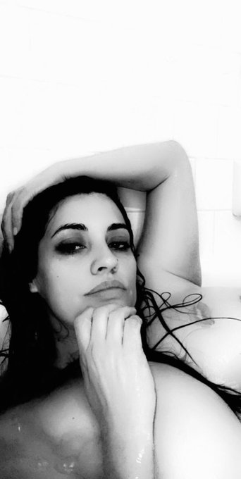 Here u go guys subscribe to my onlyfans channel ! Some hot contents be waiting for u to watch and have<a href="/tag/newprofilepic"class="tags"><span>#newprofilepic</span></a>