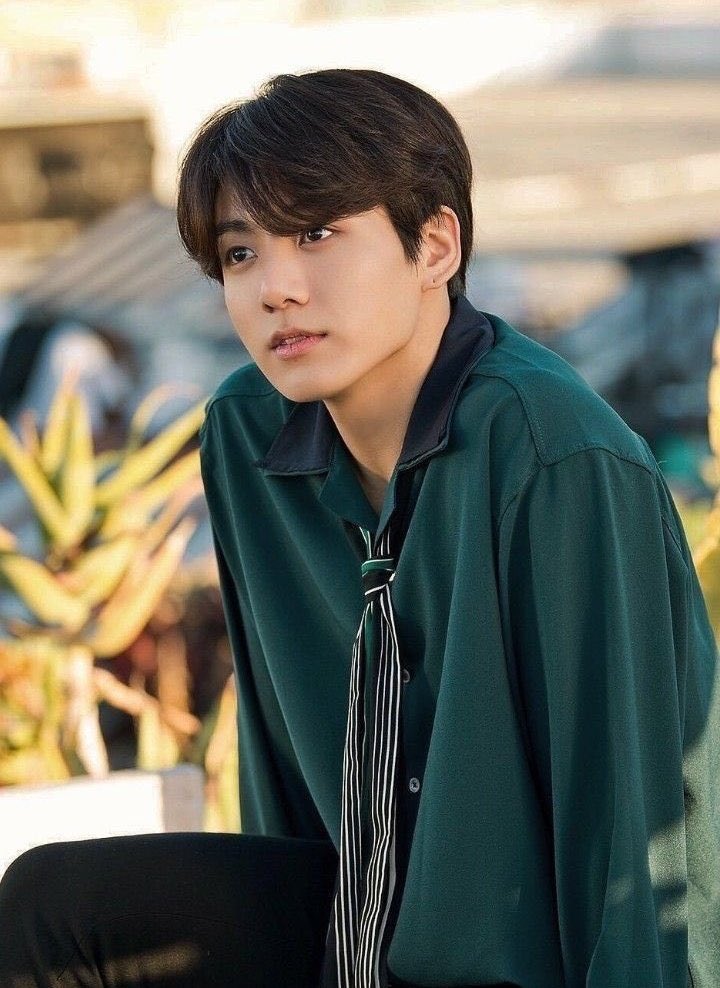 —this thread is dedicated for ‘jeonggugh to hopefully makes him smile ♡