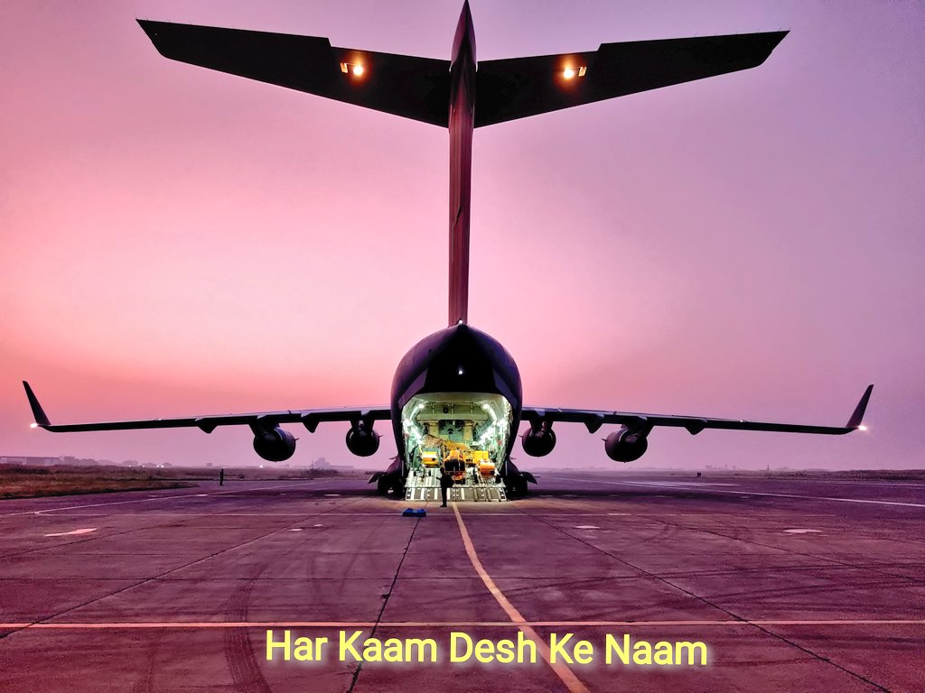 IAF_Hindi's tweet photo. #हरकामदेशकेनाम:
#Covid19 के खिलाफ राष्ट्र की लड़ाई के लिए आवश्यक वस्तुओं की उपलब्धता सुनिश्चित करने के लिए भारतीय वायुसेना तैयार और प्रतिबद्ध है।

हमारे राष्ट्र की सेवा में हमेशा की तरह। https://t.co/hRMh2nY57z