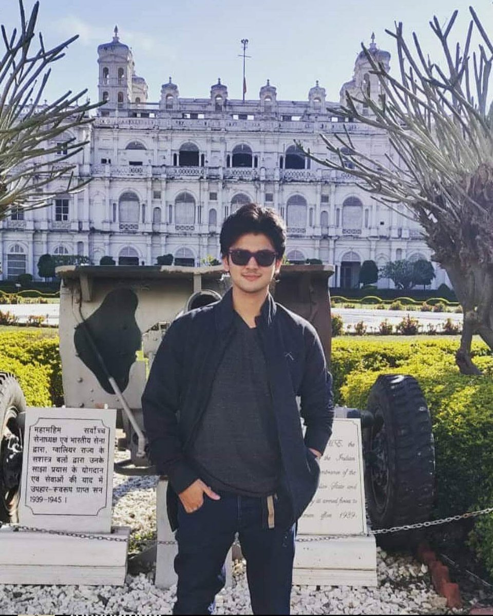 JAaryaman's tweet photo. आप सभी से #विशेष_निवेदन
 #लॉकडाउन का पालन करें #सुरक्षित रहें #स्वस्थ रहें कुछ ही दिन बचे हुए हैं लॉक डाउन के मैं आशा करता हूं कि आप सब #कोरोनावायरस की इस जंग में साथ देकर इस #महामारी को हराएंगे और #एकता का परिचय देंगे https://t.co/aeMaKT5x6V